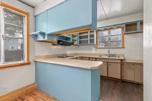 919 W 4th Ave, Oshkosh, WI 54902 - Photo 7