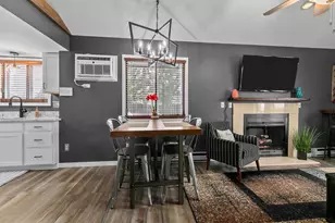 1391 W 18th Ave, Oshkosh, WI 54902 - Photo 9