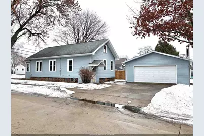 1119 W Bent Avenue, Oshkosh, WI 54901 - Photo 1