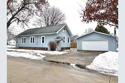 1119 W Bent Avenue, Oshkosh, WI 54901 - Photo 1