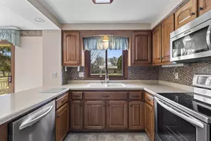 1281 Vly Vw Rd, Green Bay, WI 54304 - Photo 15