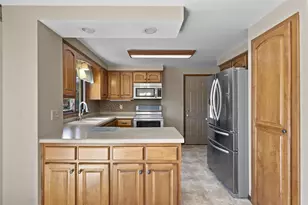 1281 Vly Vw Rd, Green Bay, WI 54304 - Photo 17