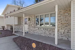 1281 Vly Vw Rd, Green Bay, WI 54304 - Photo 9