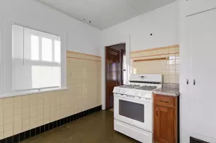 803 W New York Ave, Oshkosh, WI 54901 - Photo 3