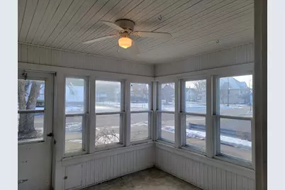 111 E Beacon Avenue, New London, WI 54961 - Photo 3