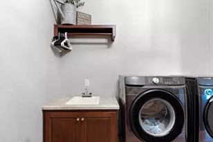 1626 Steiner Ln, Green Bay, WI 54303 - Photo 35