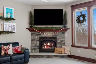 1626 Steiner Ln, Green Bay, WI 54303 - Photo 9