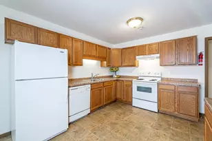 1871 Nature's Way, Menasha, WI 54952 - Photo 9