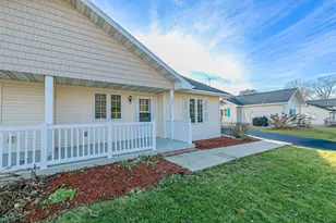 1871 Nature's Way, Menasha, WI 54952 - Photo 3