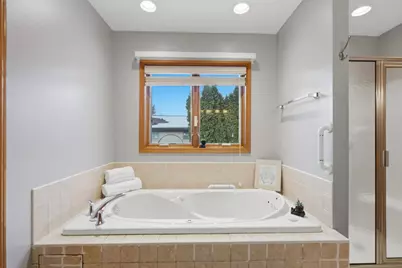 1325 S Westhaven Drive, Oshkosh, WI 54904 - Photo 23