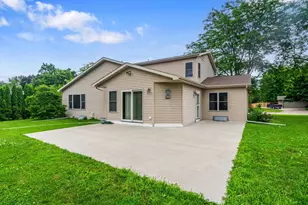 1325 S Westhaven Dr, Oshkosh, WI 54904 - Photo 13