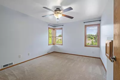 1325 S Westhaven Drive, Oshkosh, WI 54904 - Photo 37