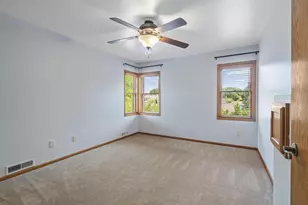 1325 S Westhaven Dr, Oshkosh, WI 54904 - Photo 37