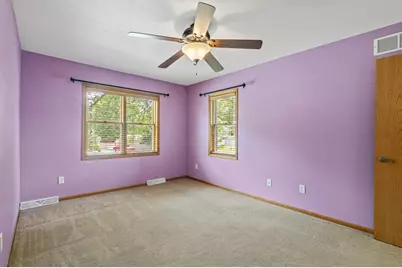 1325 S Westhaven Drive, Oshkosh, WI 54904 - Photo 43