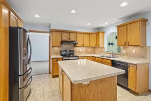 1325 S Westhaven Dr, Oshkosh, WI 54904 - Photo 11