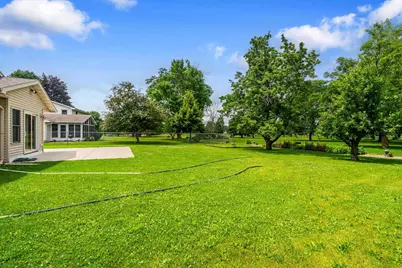 1325 S Westhaven Drive, Oshkosh, WI 54904 - Photo 3