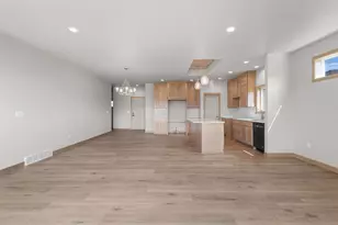 726 Tambour Ct, De Pere, WI 54115 - Photo 25