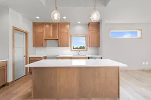 726 Tambour Ct, De Pere, WI 54115 - Photo 15