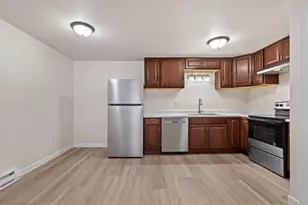 2130 Elm View Dr, Ashwaubenon, WI 54304 - Photo 7