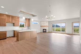 726 Tambour Ct, De Pere, WI 54115 - Photo 7