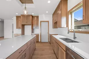 726 Tambour Ct, De Pere, WI 54115 - Photo 15