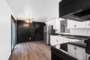 409 Easy St, Green Bay, WI 54311 - Photo 9