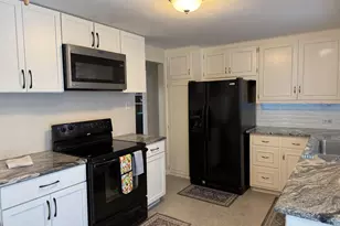 464 Cottage Grove Ave, Ashwaubenon, WI 54304 - Photo 13