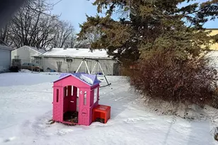 464 Cottage Grove Ave, Ashwaubenon, WI 54304 - Photo 5