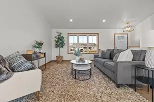 2041 Bear Paw Trail, Kaukauna, WI 54130 - Photo 15