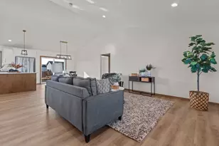 2041 Bear Paw Trail, Kaukauna, WI 54130 - Photo 19