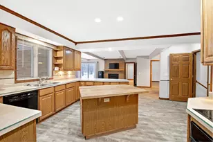 1076 Ernst Dr, Green Bay, WI 54304 - Photo 19