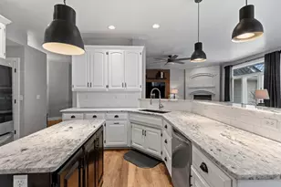 1228 Gail Dr, Green Bay, WI 54311 - Photo 13