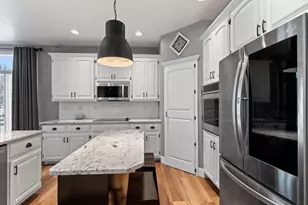 1228 Gail Dr, Green Bay, WI 54311 - Photo 17