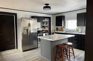 705 W North Water St, New London, WI 54981 - Photo 3