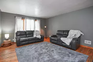 1021 Navarino St, Algoma, WI 54201 - Photo 5