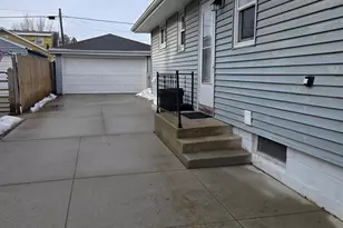 1230 S 31st St, Manitowoc, WI 54220 - Photo 23