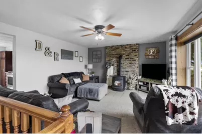 5637 Town Hall Drive, Pulaski, WI 54162 - Photo 7