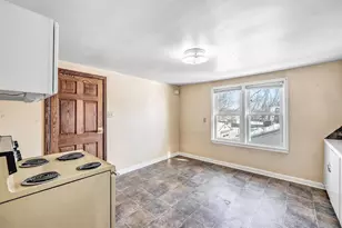 1243 Berner St, Green Bay, WI 54302 - Photo 11