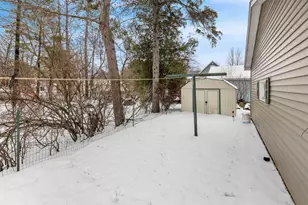 655 Gilmore St, Marinette, WI 54143 - Photo 13