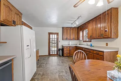 655 Gilmore Street, Marinette, WI 54143 - Photo 9