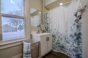 904 W 8th Ave, Oshkosh, WI 54902 - Photo 19