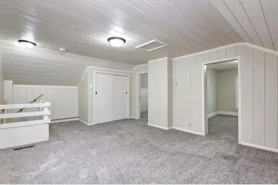 904 W 8th Avenue, Oshkosh, WI 54902 - Photo 11