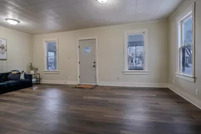 904 W 8th Avenue, Oshkosh, WI 54902 - Photo 17