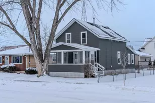 904 W 8th Ave, Oshkosh, WI 54902 - Photo 3