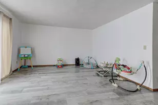 1900 W Marquette St, Appleton, WI 54914 - Photo 7