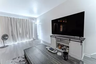 1422 W 2nd Ave, Oshkosh, WI 54902 - Photo 5