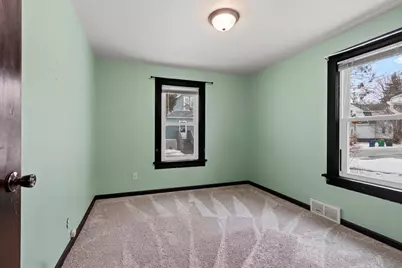 821 School Place, Green Bay, WI 54303 - Photo 15