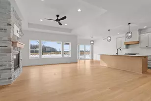 113 Beckerae Ct, Wrightstown, WI 54180 - Photo 5