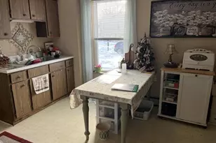 805 2nd St, Menominee, MI 49858 - Photo 3