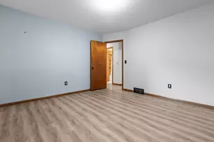 340 Westbrook Dr, Oshkosh, WI 54904 - Photo 19